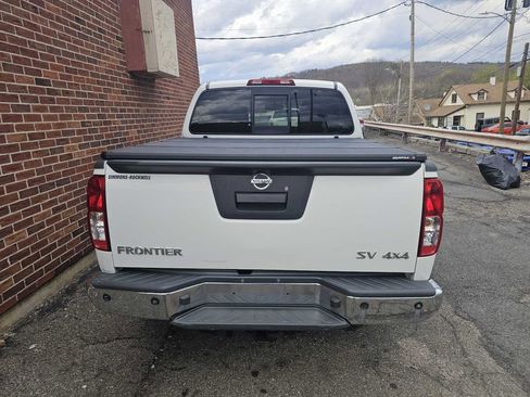 Used 2019 Nissan Frontier SV w/ Value Truck Package AWD/4WD image 3