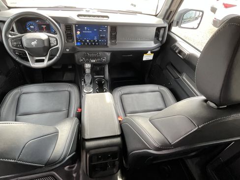 Used 2025 Ford Bronco Badlands AWD/4WD image 14