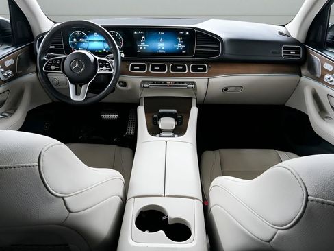 Used 2022 Mercedes-Benz GLS 450 4MATIC w/ AMG Line Exterior image 24