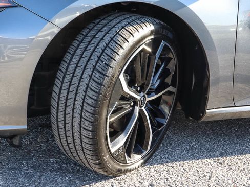 Used 2024 Nissan Altima 2.5 SR FWD image 17