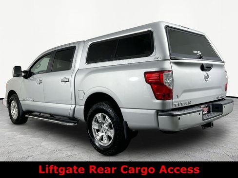 Used 2018 Nissan Titan SV w/ SV Convenience Package AWD/4WD image 4