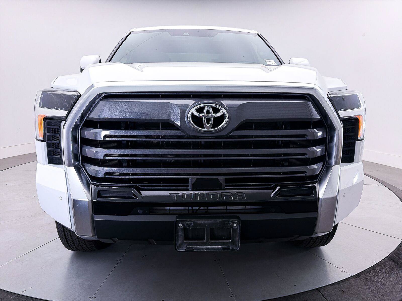 Used 2025 Toyota Tundra Limited w/ Power Package AWD/4WD image 13