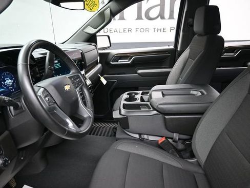 Used 2024 Chevrolet Silverado 1500 LT AWD/4WD image 16