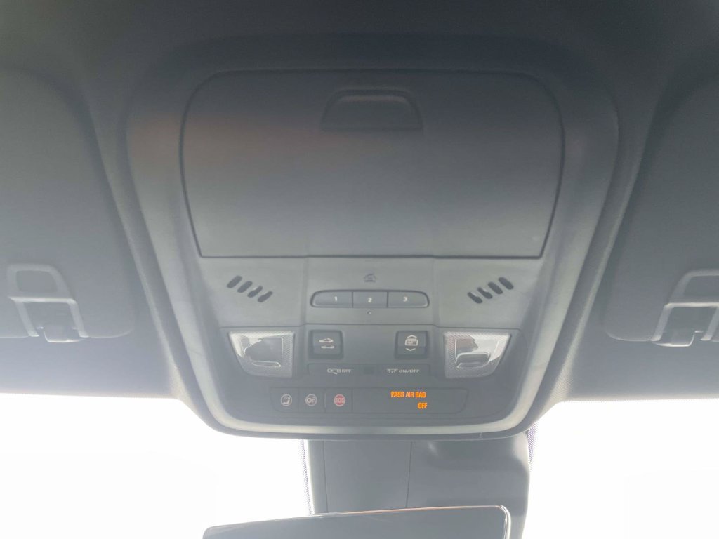 Used 2019 Cadillac XT4 Premium Luxury w/ Technology Package AWD/4WD image 29