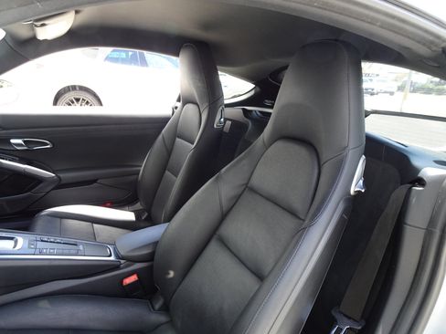 Used 2021 Porsche 718 Cayman RWD image 12