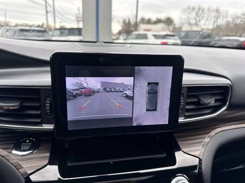 Used 2021 Ford Explorer Limited w/ Equipment Group 301A AWD/4WD image 47