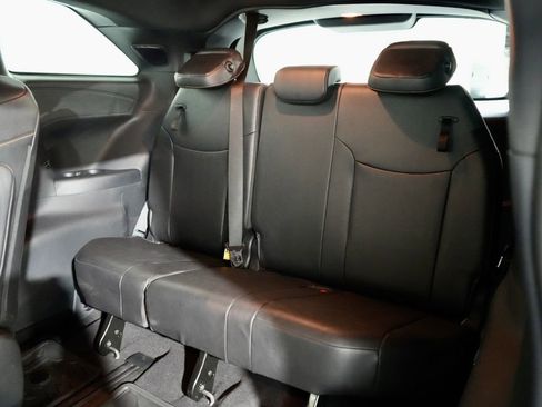 Used 2025 Toyota Sienna XLE Woodland Edition image 29