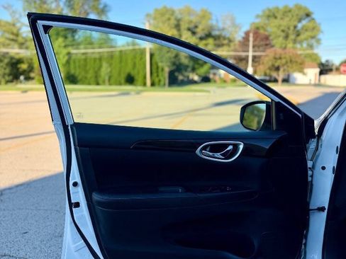 Used 2017 Nissan Sentra SV w/ Driver's Assist Package FWD image 14