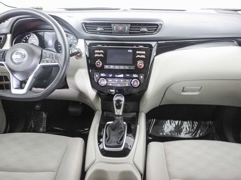 Used 2018 Nissan Rogue Sport SV image 13