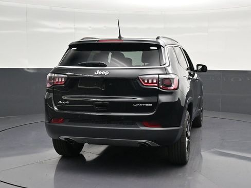 Used 2023 Jeep Compass Limited AWD/4WD image 2