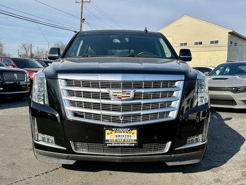 Used 2018 Cadillac Escalade 4WD image 2