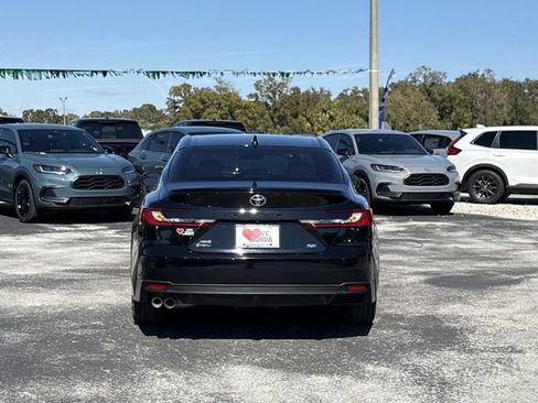 Used 2025 Toyota Camry SE w/ Convenience Package image 8