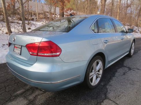Used 2013 Volkswagen Passat 3.6 SEL Premium image 4