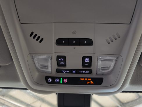 Used 2020 Chevrolet Equinox LT AWD/4WD image 11