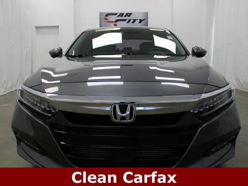 Used 2018 Honda Accord Touring image 3