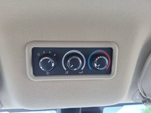 Used 2025 GMC Savana 3500 LT w/ LT Preferred Equipment Group RWD image 30