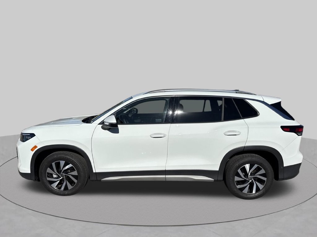 Used 2025 Volkswagen Tiguan S FWD image 4
