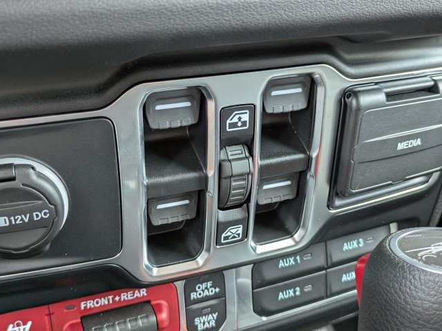 New 2026 Jeep Gladiator Rubicon w/ Steel Power Dome Hood Package AWD/4WD image 23