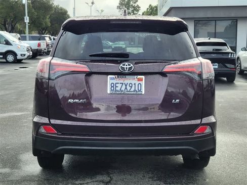 Used 2018 Toyota RAV4 LE image 4