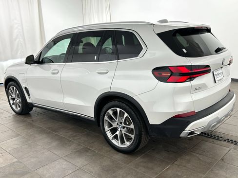 Used 2026 BMW X5 xDrive50e w/ Premium Package AWD/4WD image 3