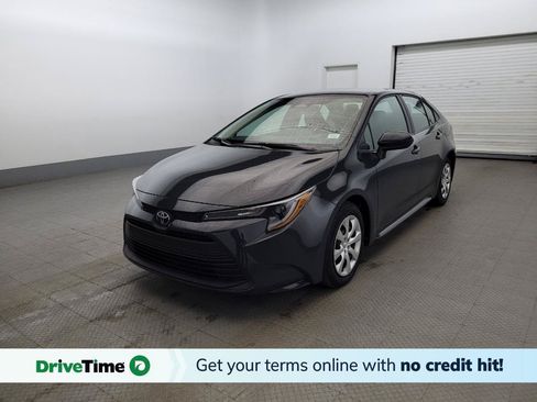 Used 2025 Toyota Corolla LE FWD image 1