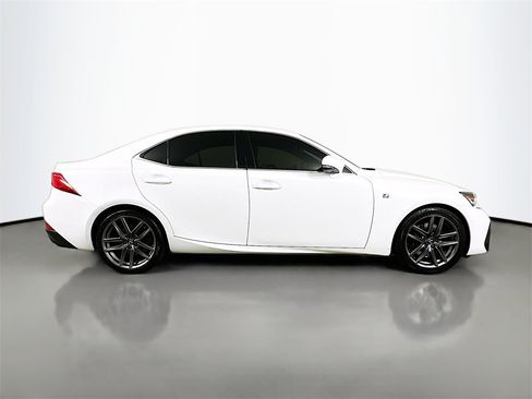 Used 2019 Lexus IS 350 image 9
