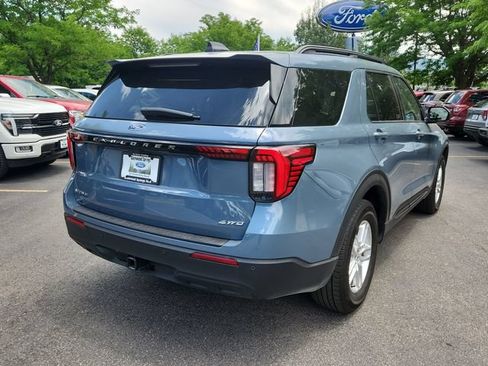 Used 2026 Ford Explorer Active AWD/4WD image 3