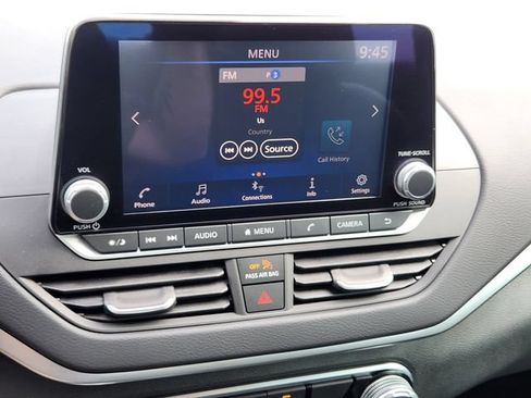 Used 2022 Nissan Altima 2.5 SV FWD image 17