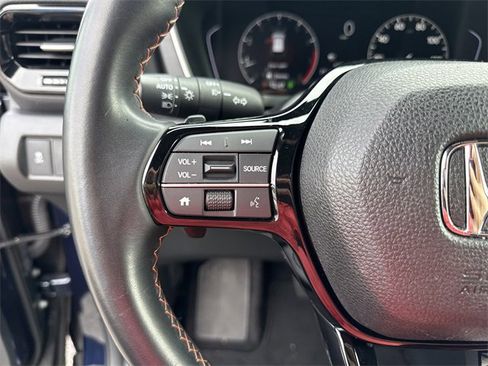 Used 2023 Honda Pilot Sport image 21