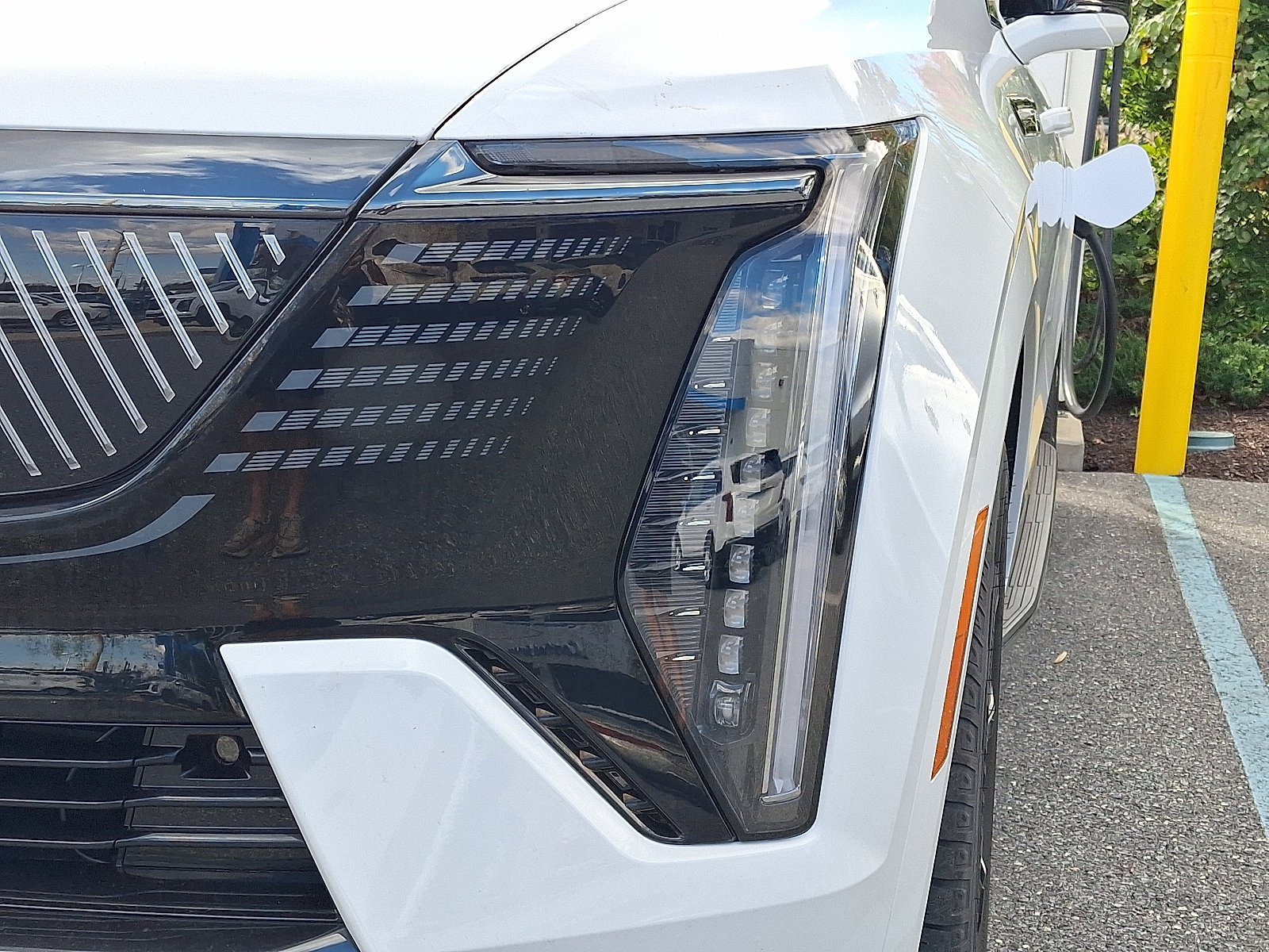 Certified 2025 Cadillac Escalade IQ Sport 2 AWD/4WD image 6