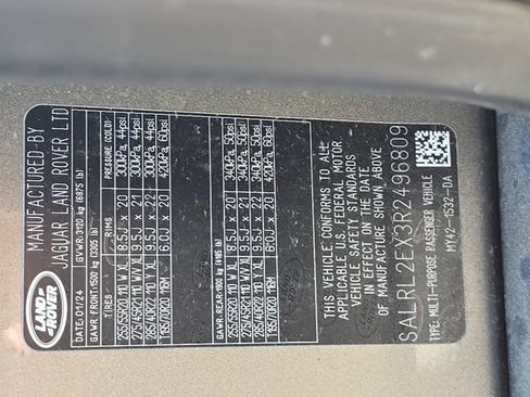 Certified 2024 Land Rover Discovery Dynamic SE AWD/4WD image 39