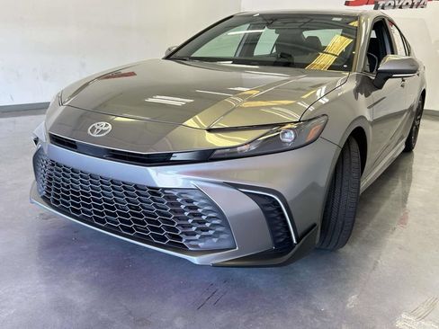 Used 2026 Toyota Camry SE FWD image 6