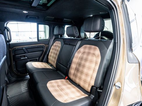 Used 2025 Land Rover Defender 110 X image 58