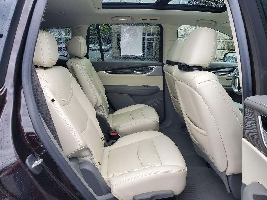 Used 2021 Cadillac XT6 Premium Luxury AWD/4WD image 41