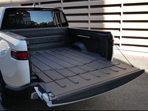 Used 2023 Rivian R1T Adventure image 27