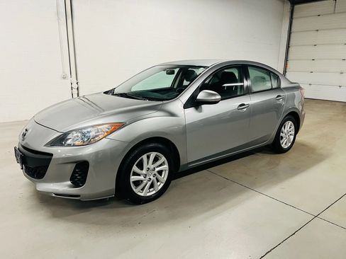 Used 2012 MAZDA MAZDA3 i Touring image 2