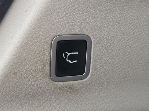 Used 2017 Chrysler Pacifica Touring-L image 20