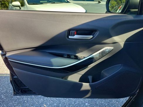 Used 2020 Toyota Corolla XSE image 36