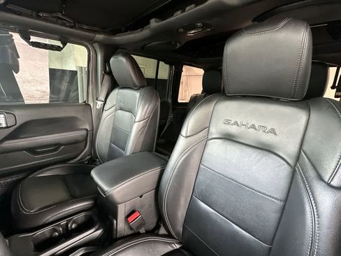 Used 2022 Jeep Wrangler Unlimited Sahara w/ Cold Weather Group AWD/4WD image 14