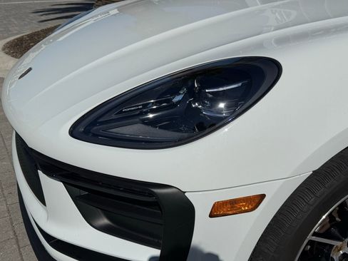 Used 2024 Porsche Macan Base image 15
