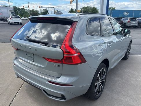 Certified 2024 Volvo XC60 B5 Plus AWD/4WD image 6