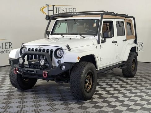 Used 2018 Jeep Wrangler Unlimited Sahara w/ Connectivity Group AWD/4WD image 4