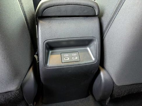 Used 2025 Toyota Corolla LE FWD image 13
