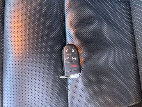 Used 2025 Dodge Durango R/T image 33