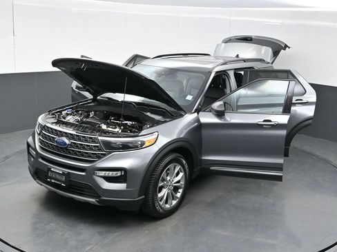 Used 2022 Ford Explorer XLT w/ Equipment Group 202A AWD/4WD image 37