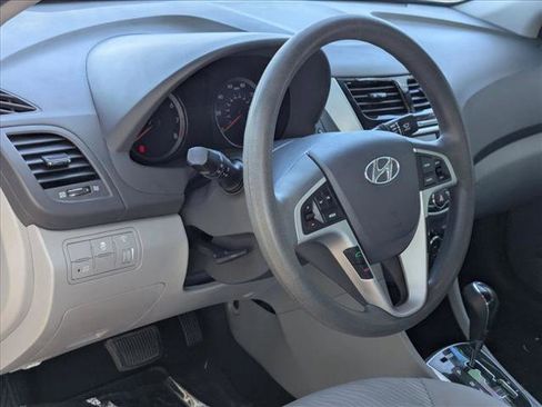 Used 2014 Hyundai Accent GLS w/ Option Group 2 FWD image 10