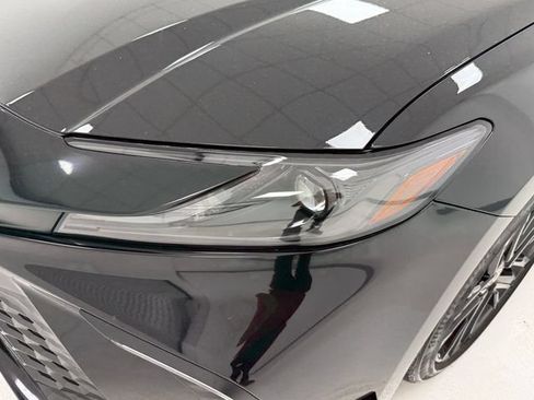 Used 2025 Toyota Camry SE FWD image 6
