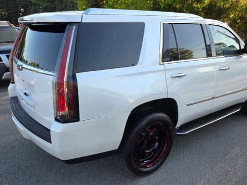 Used 2017 Cadillac Escalade Luxury AWD/4WD image 19