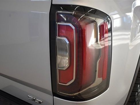 Used 2018 GMC Sierra 1500 SLT image 12