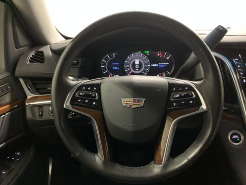 Used 2020 Cadillac Escalade Luxury w/ Escalade Sport Edition image 15